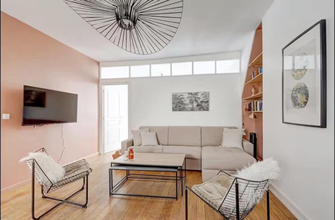 Apartment 3br In Near Louvre Free Parking Paris